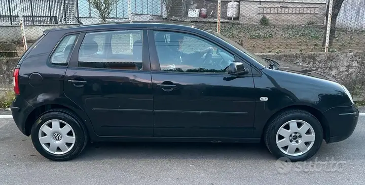 Volkswagen Polo 2004 photo 2