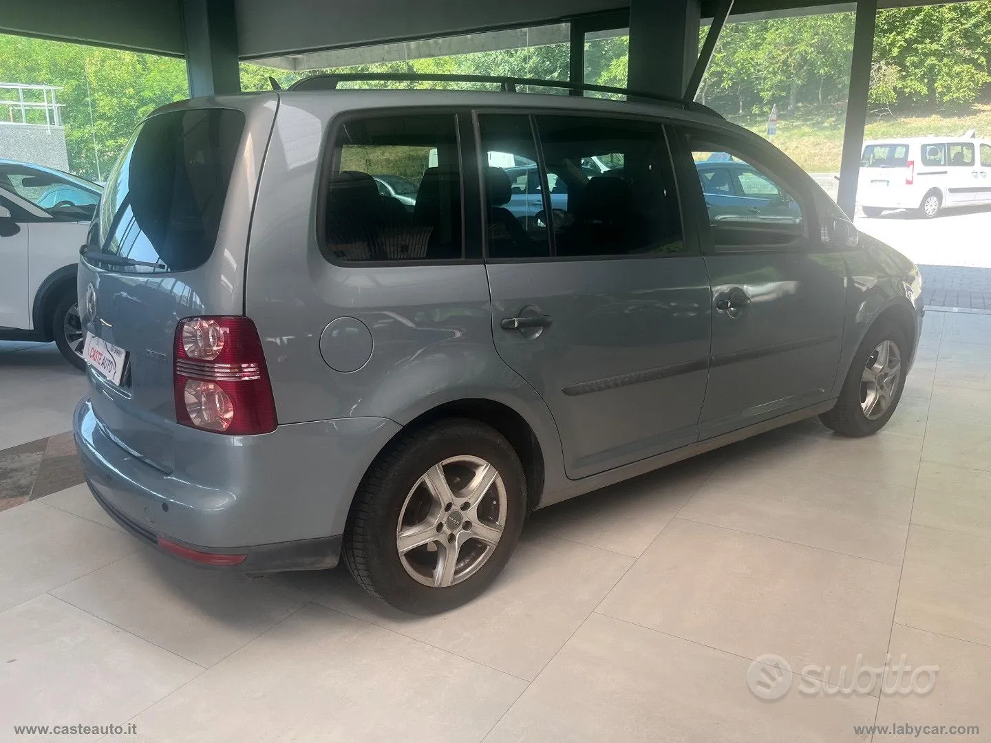 Volkswagen Touran 2009 photo 4