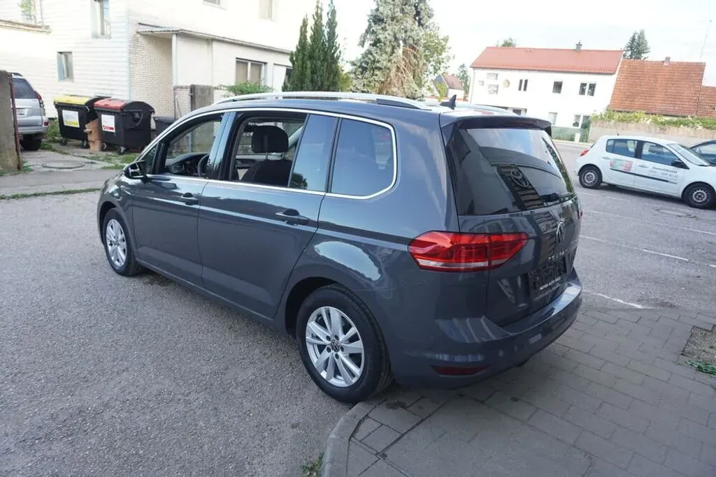 Volkswagen Touran 2022 photo 3