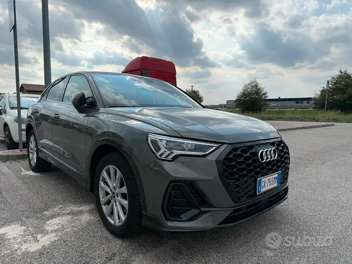 Audi Q3 2022 photo 2