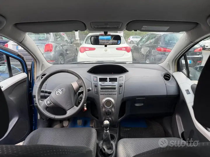 Toyota Yaris 2011 photo 5