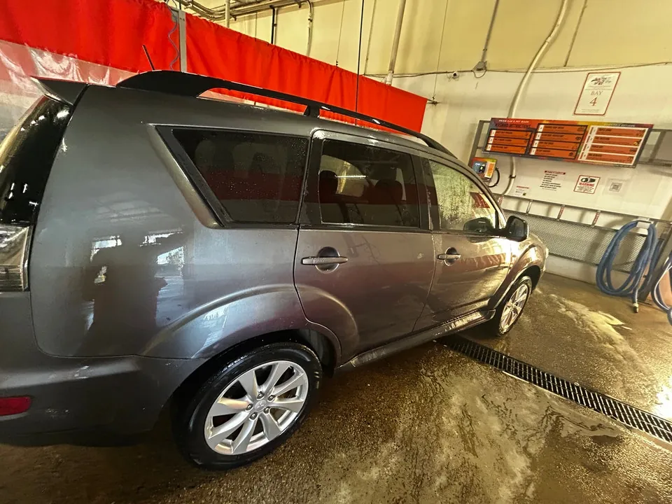 Mitsubishi Outlander 2011 photo 3