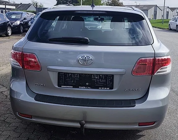 Toyota Avensis 2010 photo 3