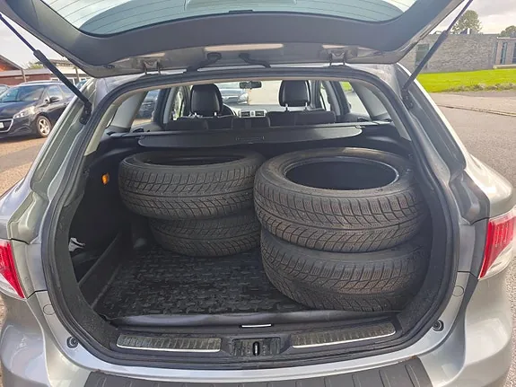Toyota Avensis 2010 photo 4