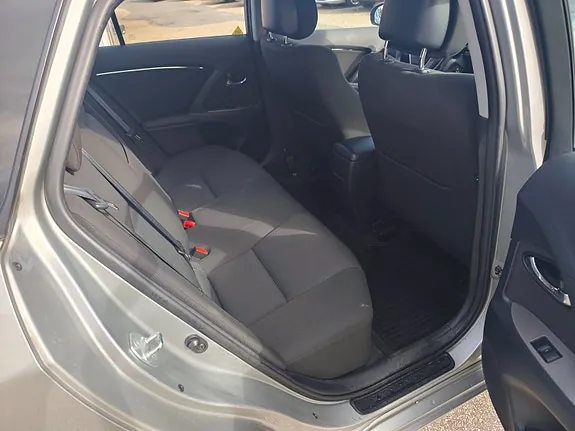 Toyota Avensis 2010 photo 5