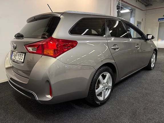 Toyota Auris 2014 photo 3