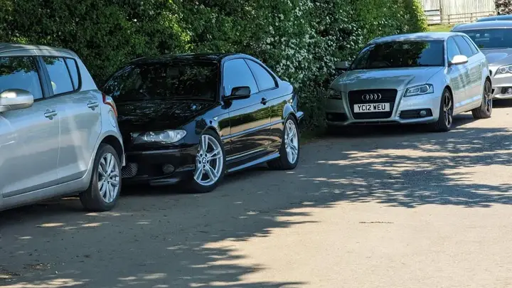 BMW 3 Series 2005 photo 2