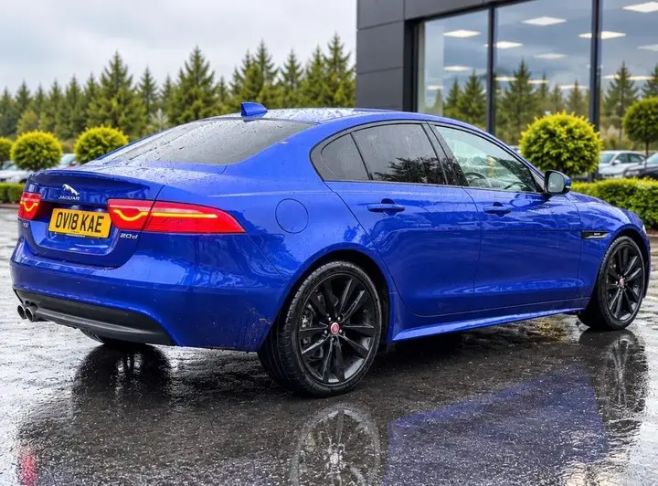 Jaguar Xe 2018 photo 5