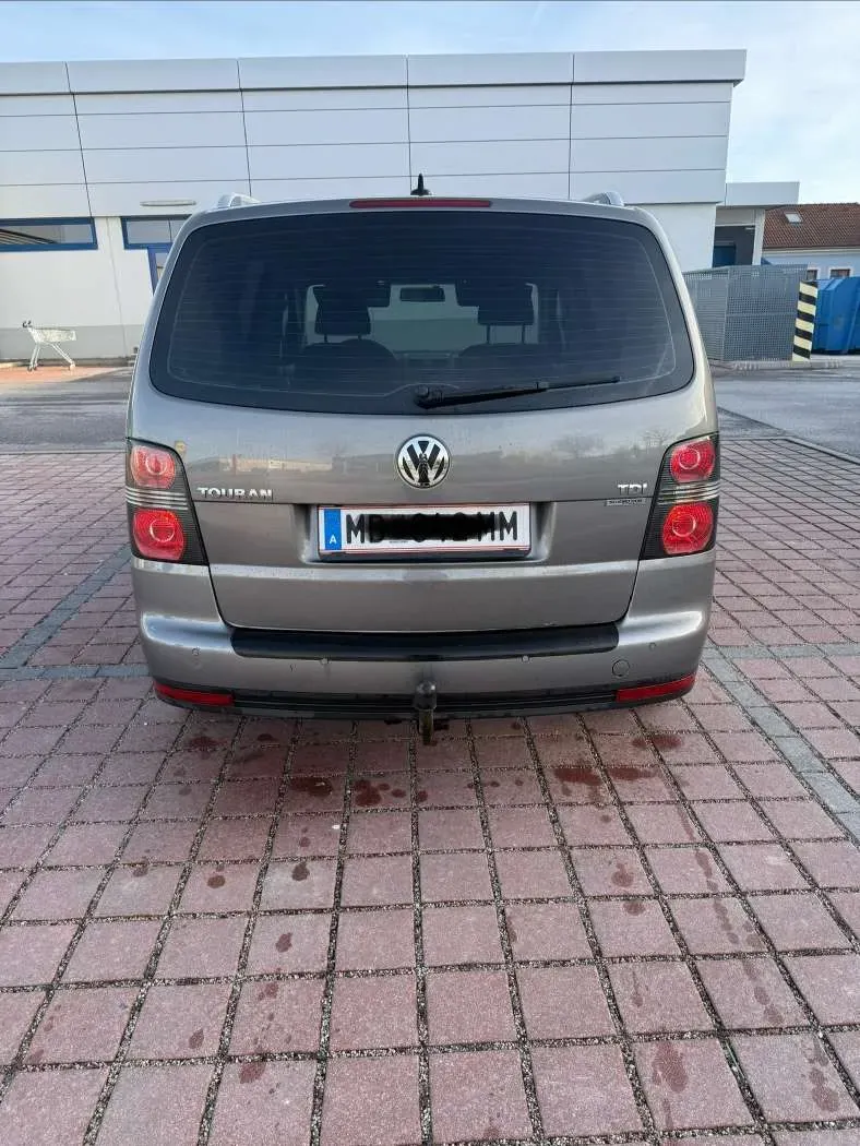 Volkswagen Touran 2010 photo 3