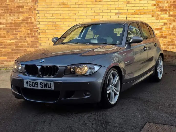 BMW 1 Series 2009 photo 3
