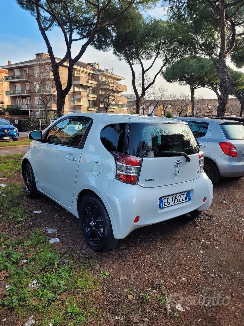 Toyota Iq 2011 photo 4