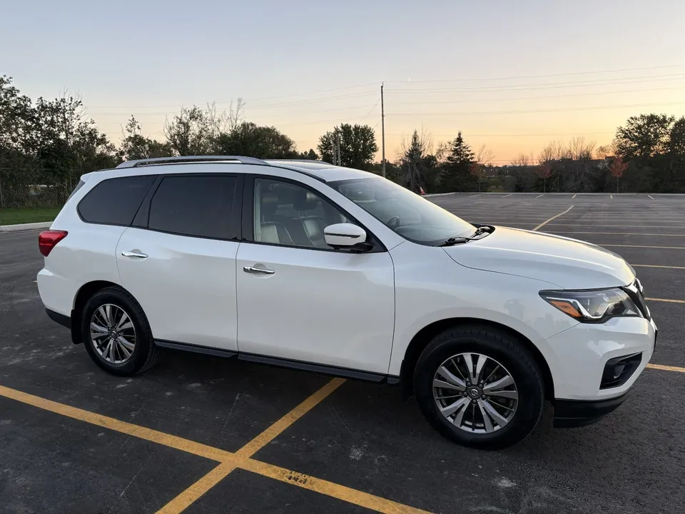 Nissan Pathfinder 2018 photo 2
