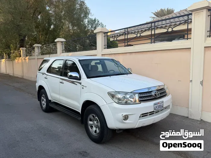 Toyota Fortuner 2009 photo 2