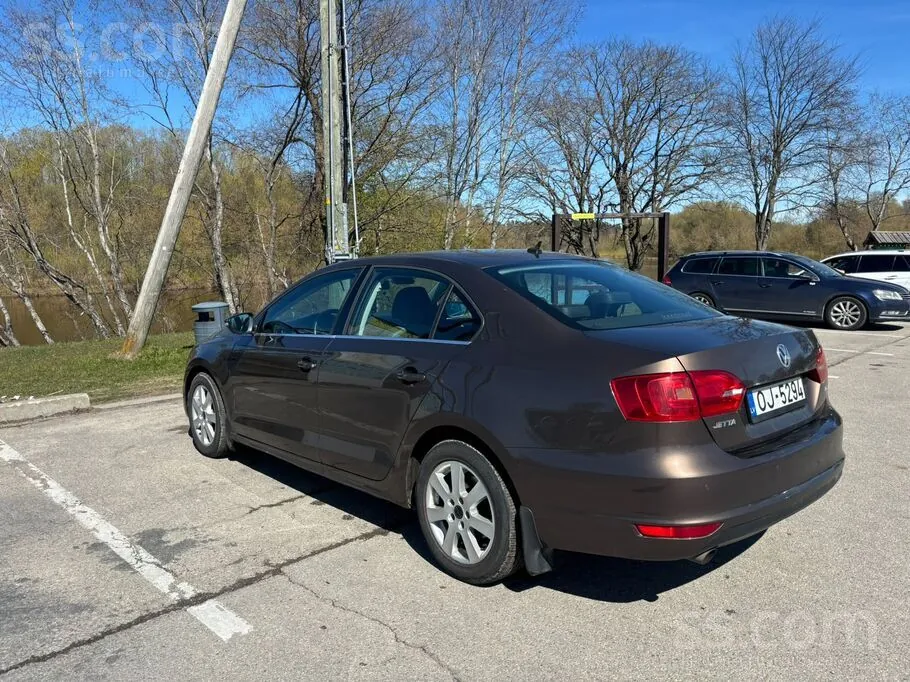 Volkswagen Jetta 2011 photo 3