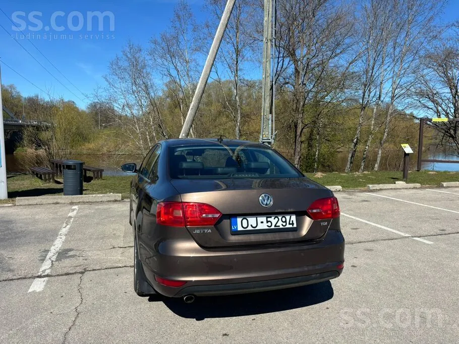 Volkswagen Jetta 2011 photo 2