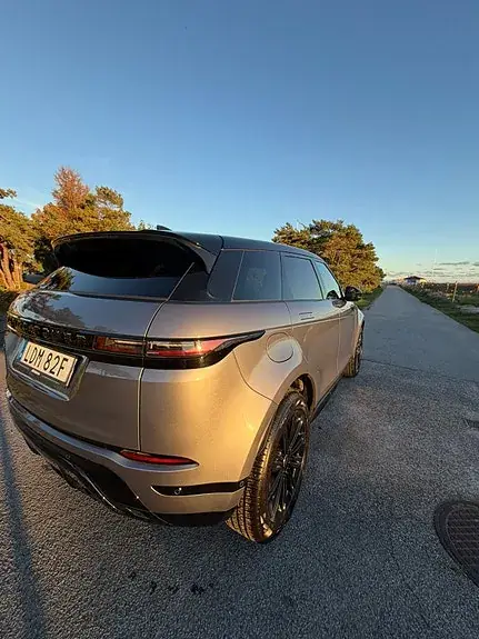Land Rover Range Rover Evoque 2026 photo 2