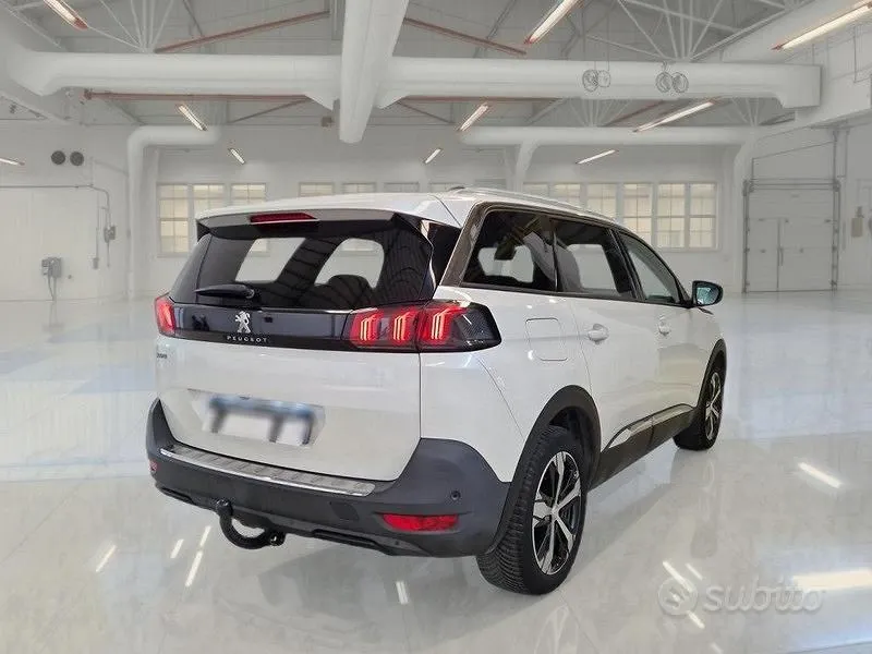 Peugeot 5008 2021 photo 4
