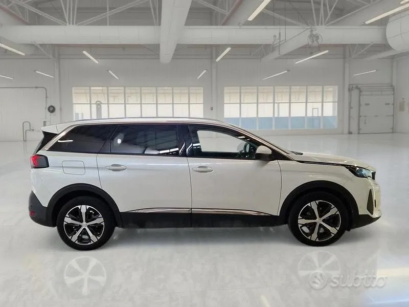 Peugeot 5008 2021 photo 3