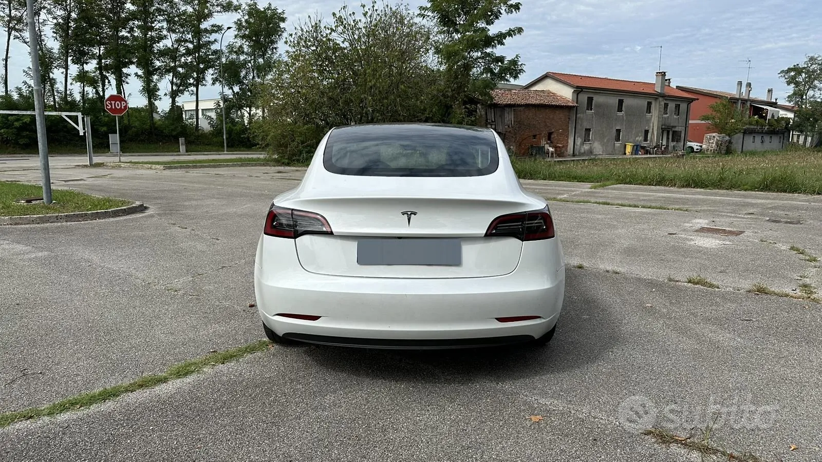 Tesla Model 3 2023 photo 2