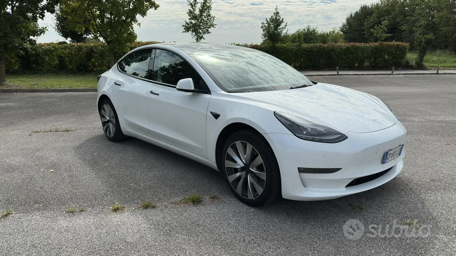 Tesla Model 3 2023 photo 4