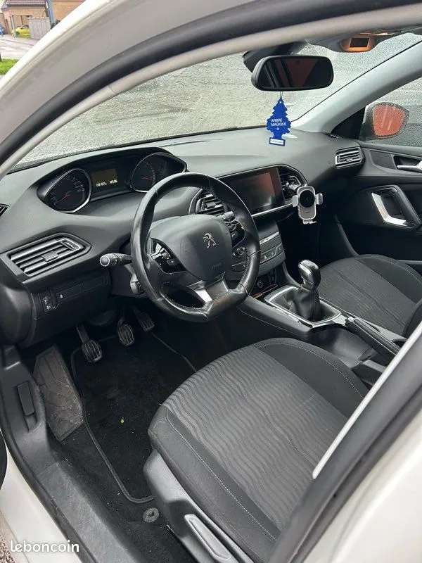 Peugeot 308 2013 photo 3
