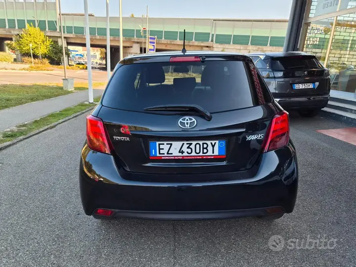 Toyota Yaris 2015 photo 5