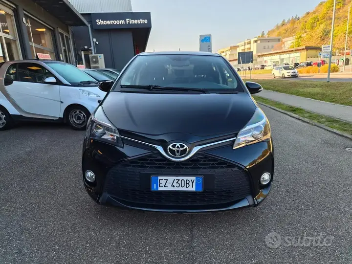 Toyota Yaris 2015 photo 2