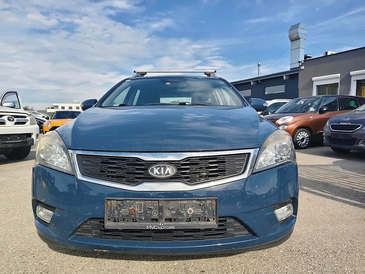 Kia Ceed 2012 photo 2