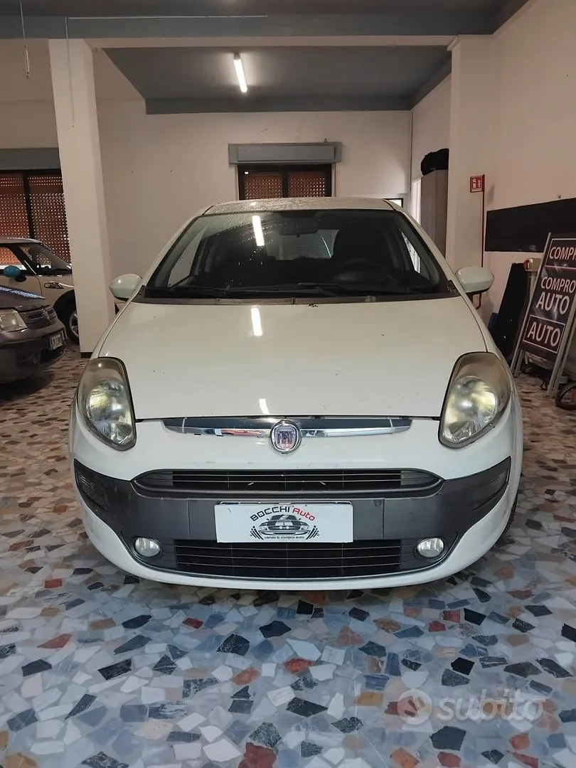 Fiat Grande Punto 2009 photo 3