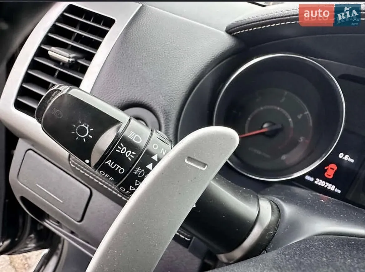 Peugeot 4007 2010 photo 4