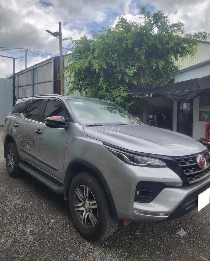 Toyota Fortuner 2021 photo 2