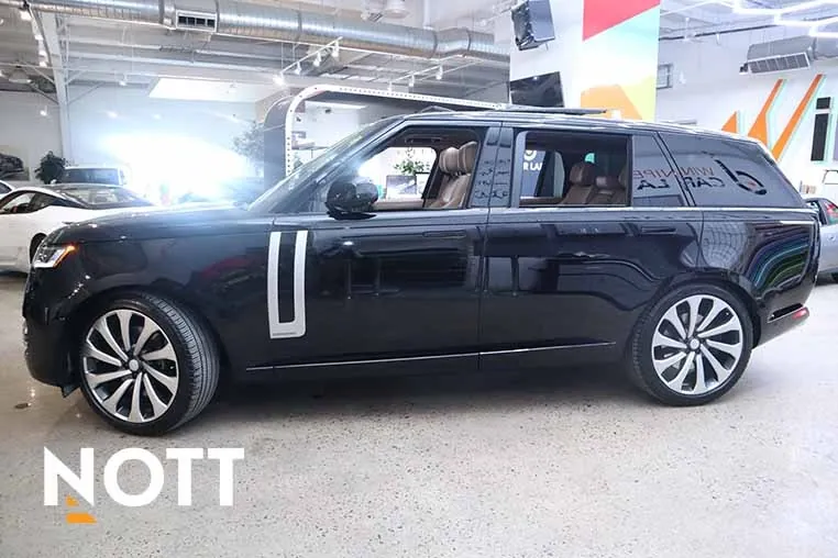 Land Rover Range Rover 2024 photo 2