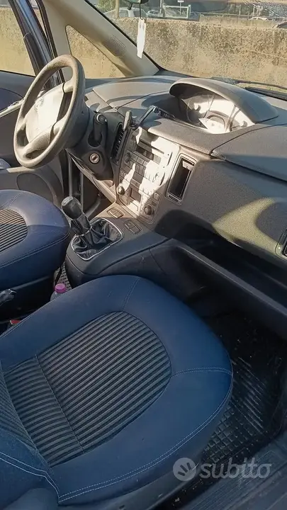 Lancia Musa 2008 photo 5