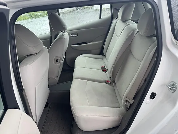 Nissan Leaf 2015 photo 3