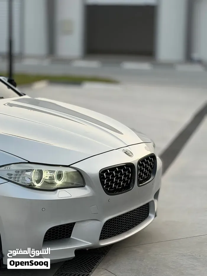 BMW 5 Series 2013 photo 2