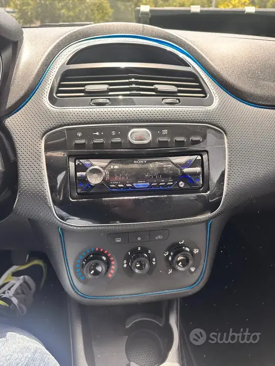 Fiat Punto Evo 2011 photo 4