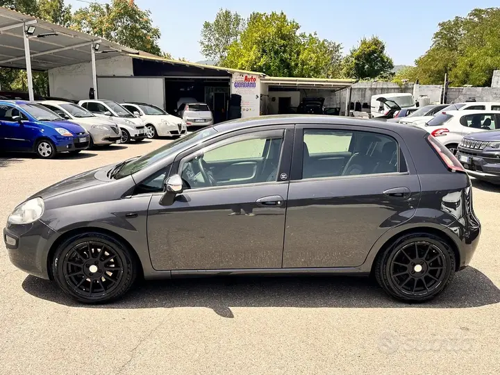 Fiat Punto Evo 2011 photo 2