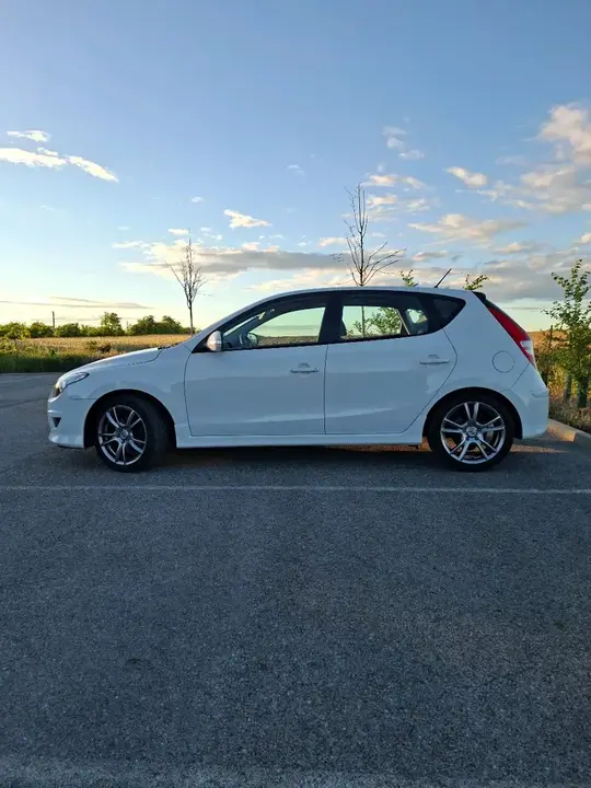 Hyundai I30 2011 photo 3
