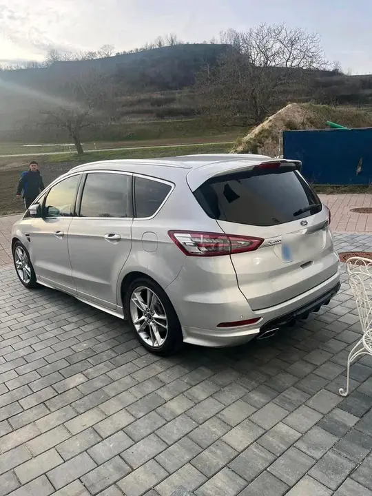 Ford S-Max