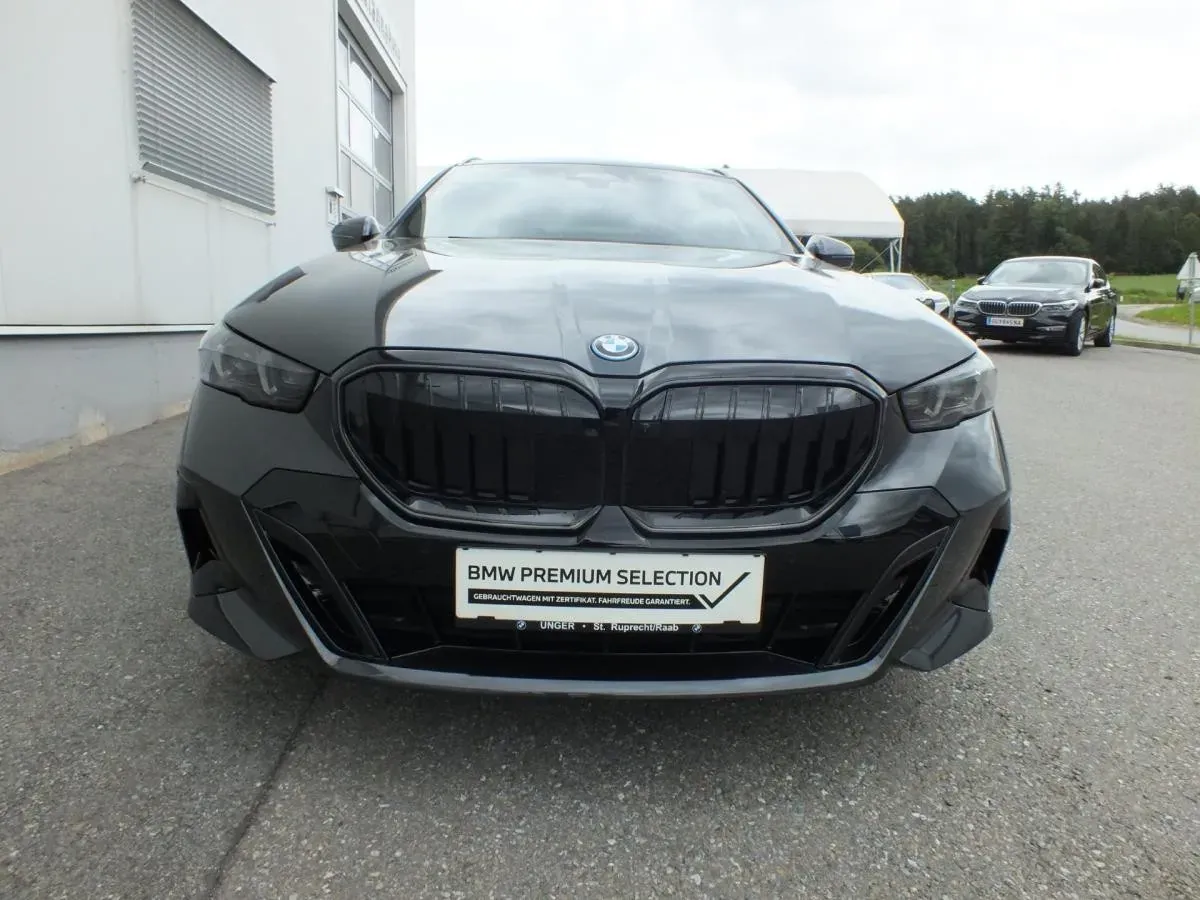 BMW 5 Series 2025 photo 3
