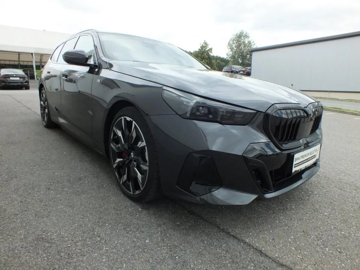 BMW 5 Series 2025 photo 2