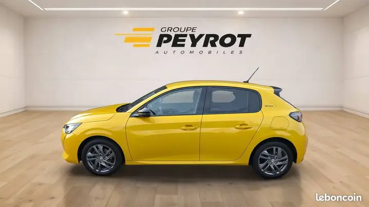 Peugeot 208 2022 photo 3