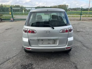 Mazda 2 2006 photo 3