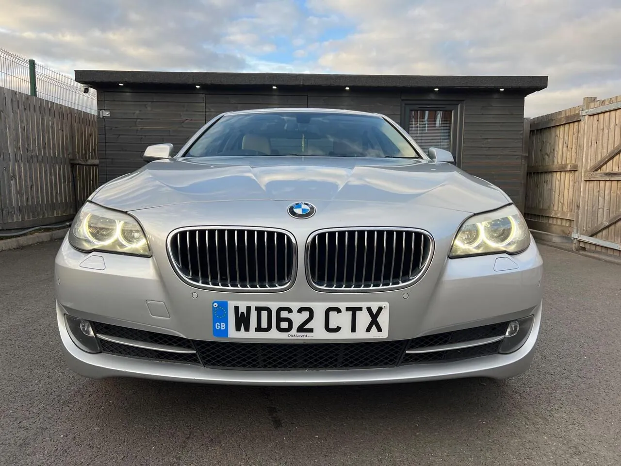 BMW 5 Series 2012 photo 2