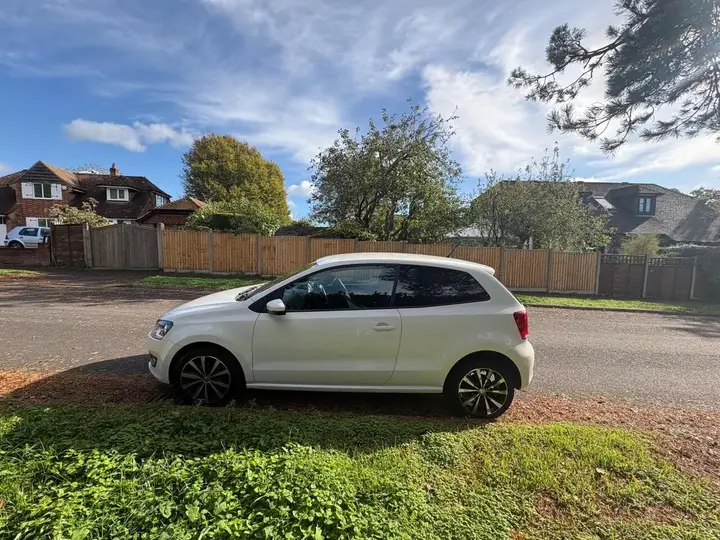 Volkswagen Polo 2011 photo 3