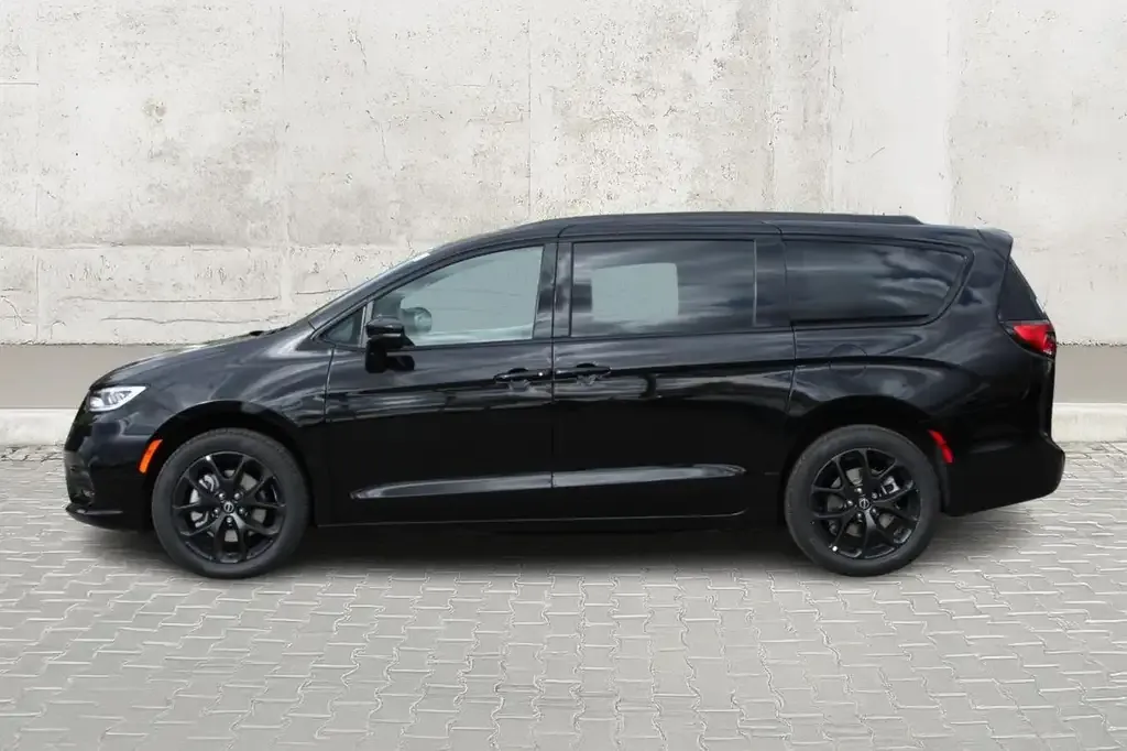 Chrysler Pacifica 2026 photo 3