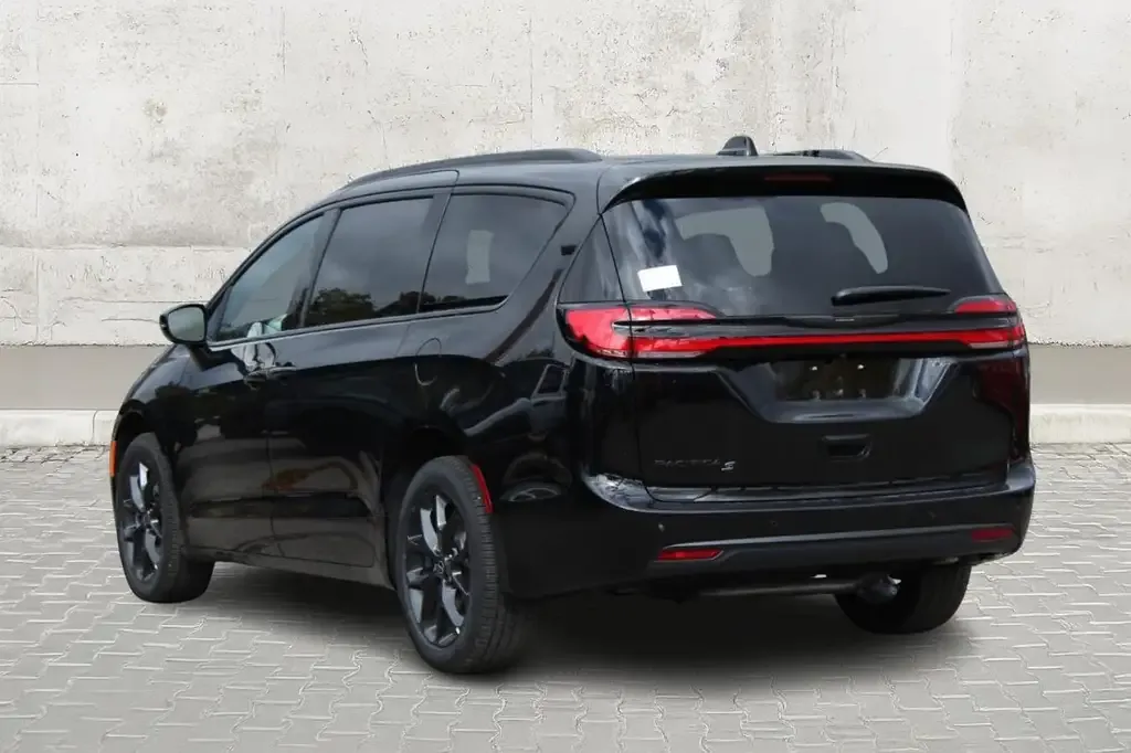 Chrysler Pacifica 2026 photo 4