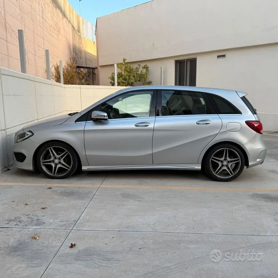 Mercedes-Benz B-Class 2015 photo 4