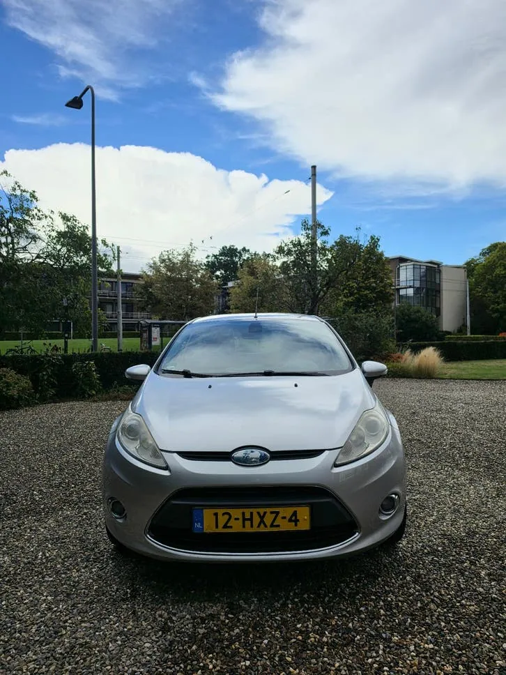 Ford Fiesta 2009 photo 3