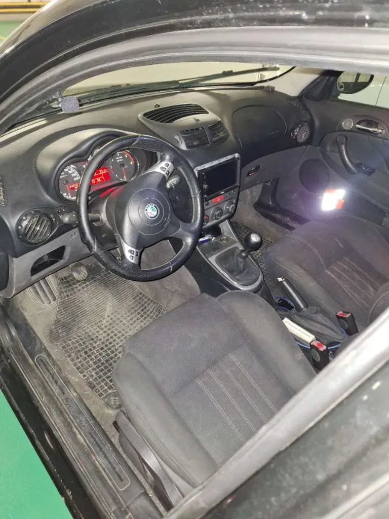 Alfa Romeo 147 2008 photo 2